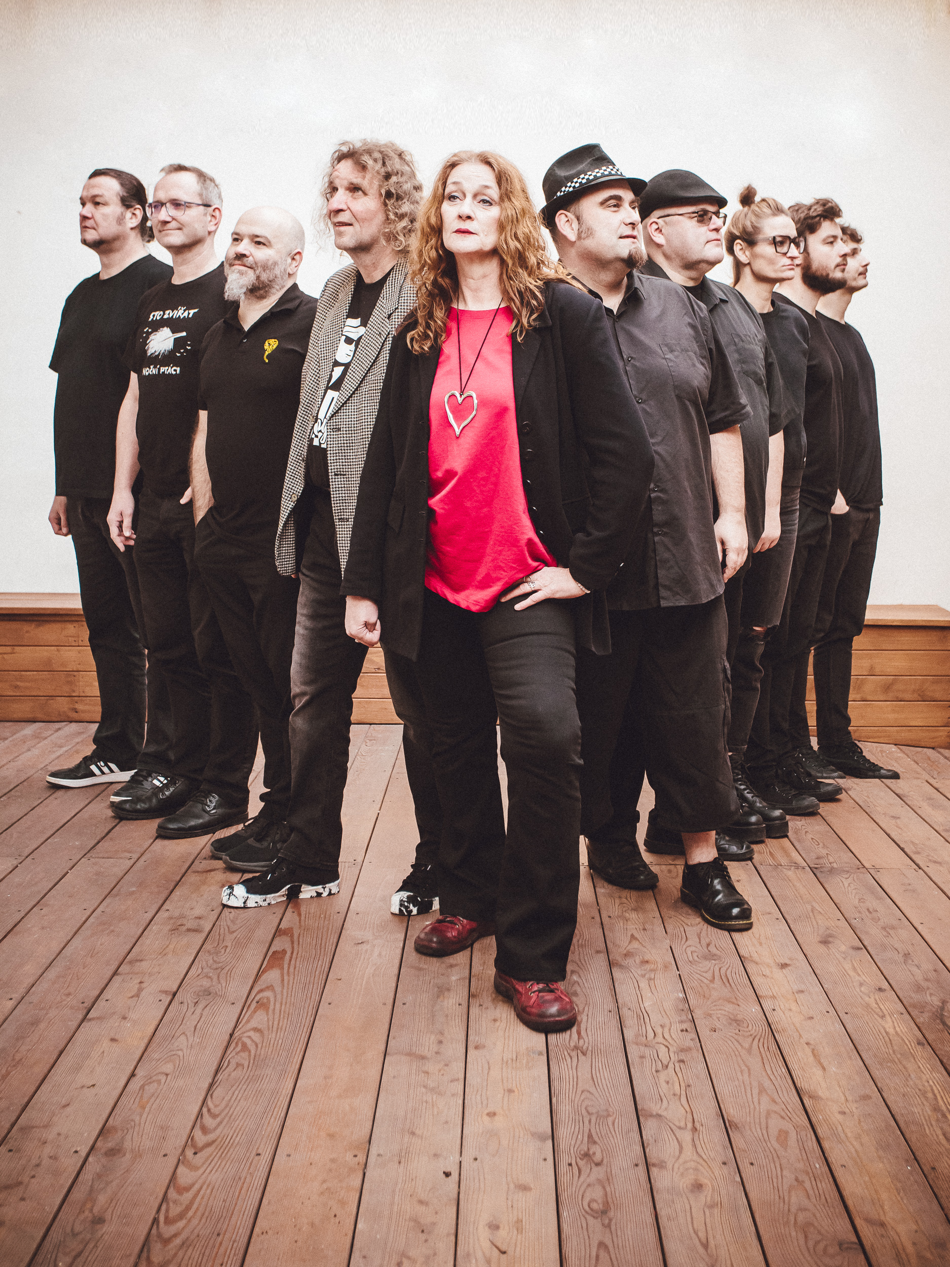 STO ZVÍŘAT - ŽÁDNÁ POEZIE Tour